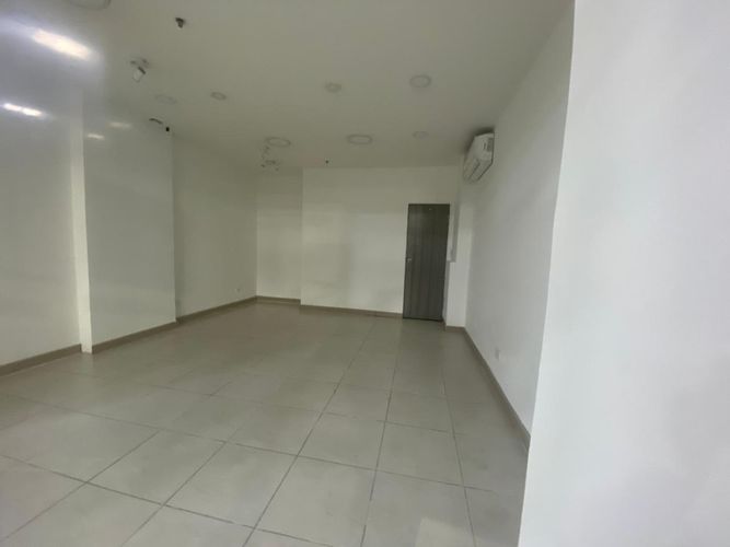 Local en arriendo en El Poblado, Medellín, 30 m² · foto 3 de 6
