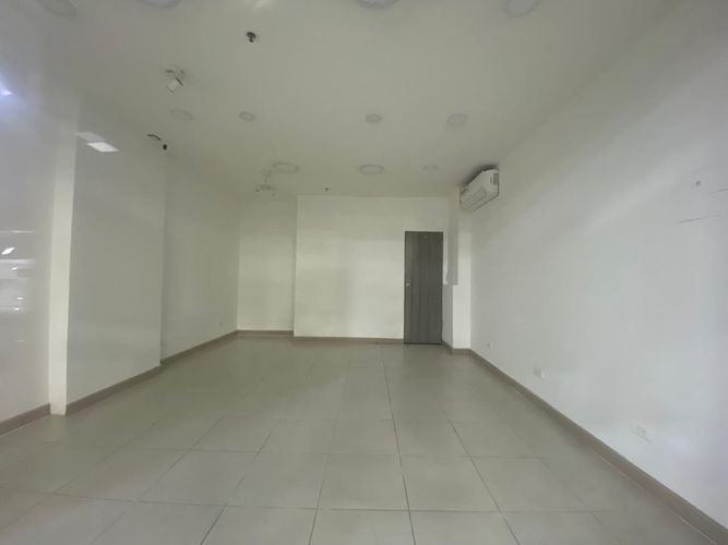 Local en arriendo en El Poblado, Medellín, 30 m² · foto 5 de 6