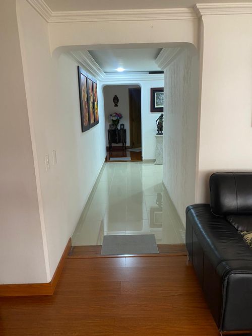 Apartamento de 3 alcobas en venta en Santa Barbara, Bogotá, 196 m² · foto 9 de 18