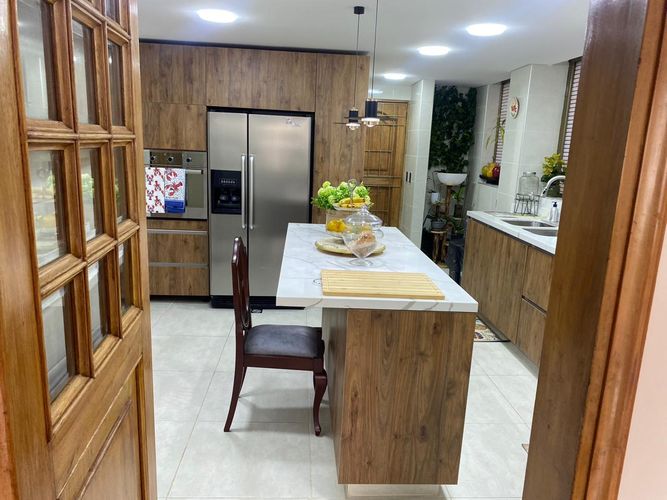 Apartamento de 3 alcobas en venta en Santa Barbara, Bogotá, 196 m² · foto 8 de 18