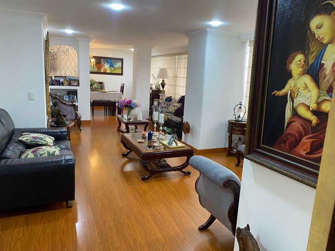Apartamento de 3 alcobas en venta en Santa Barbara, Bogotá, 196 m² · foto 6 de 18