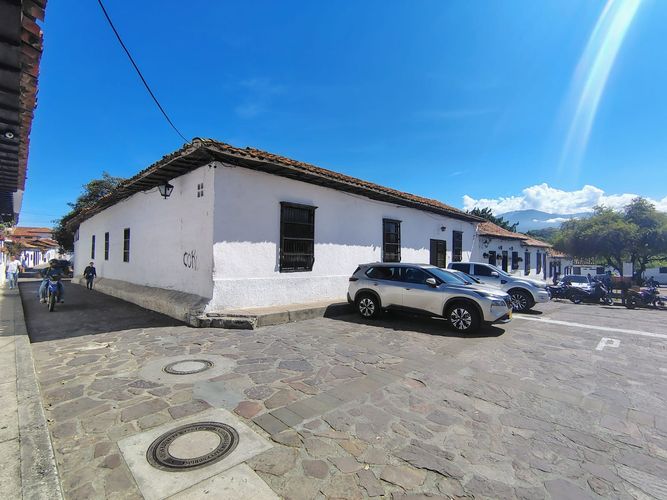 Casa de 6 alcobas en venta en Casco Urbano, Girón, 496 m² · foto 4 de 23