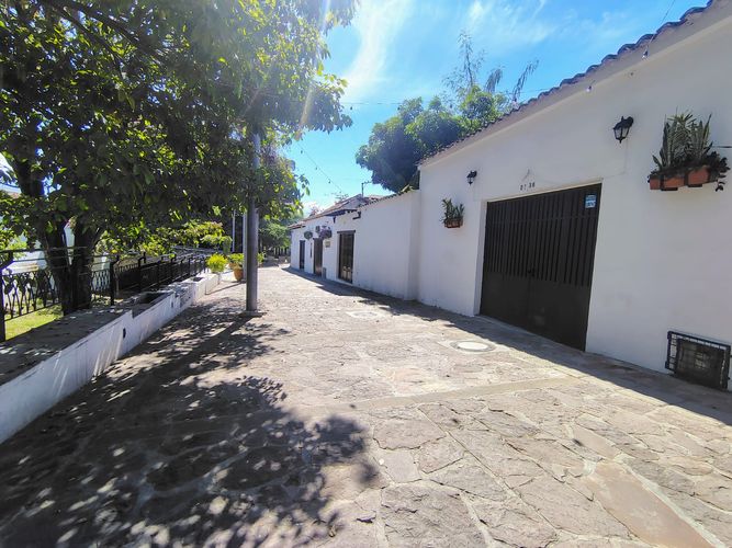 Casa de 6 alcobas en venta en Casco Urbano, Girón, 496 m² · foto 8 de 23