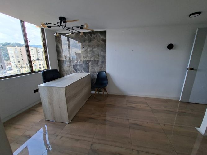 Consultorio en venta en Avenida Santander, Manizales, 20 m² · foto 2 de 12