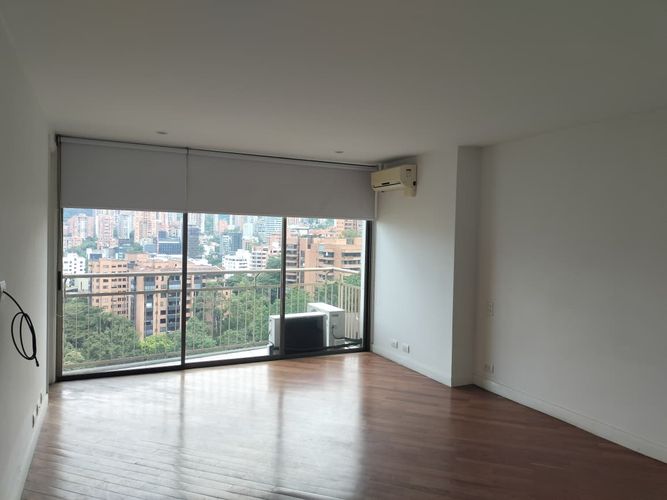 Apartamento de 2 alcobas en arriendo en Los Naranjos, Medellín, 190 m² · foto 4 de 19