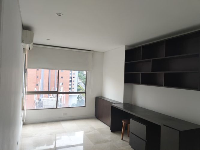 Apartamento de 2 alcobas en arriendo en Los Naranjos, Medellín, 190 m² · foto 11 de 19
