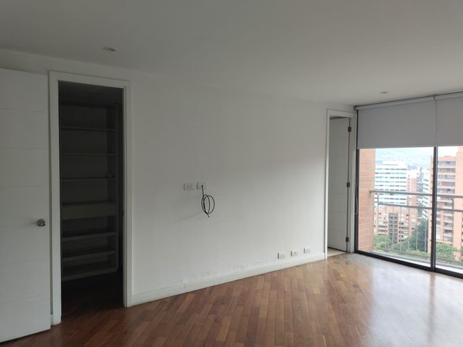 Apartamento de 2 alcobas en arriendo en Los Naranjos, Medellín, 190 m² · foto 10 de 19