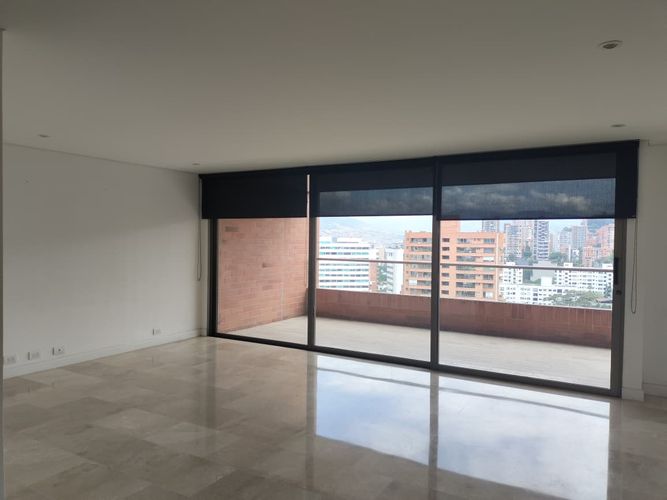 Apartamento de 2 alcobas en arriendo en Los Naranjos, Medellín, 190 m² · foto 2 de 19