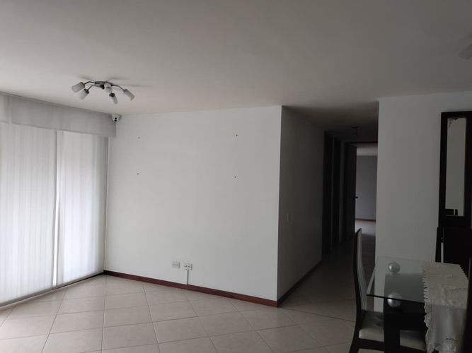 Apartamento de 3 alcobas en arriendo en El Poblado, Medellín, 103 m² · foto 14 de 18