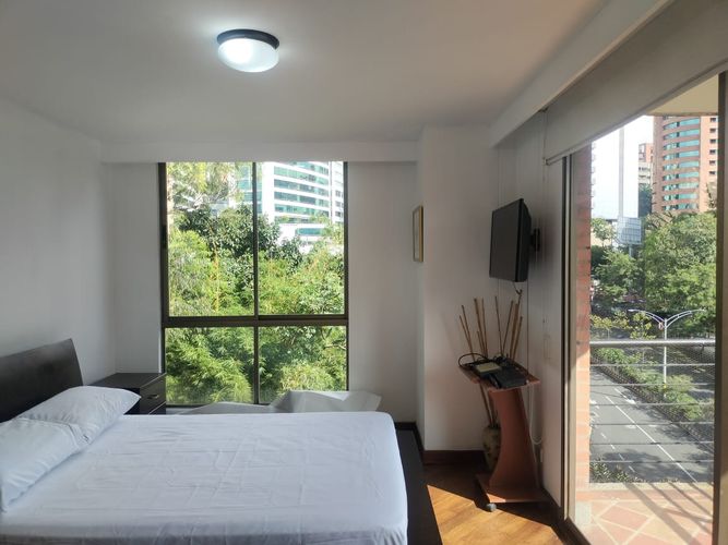 Apartamento de 2 alcobas en arriendo en El Poblado, Medellín, 70 m² · foto 10 de 14