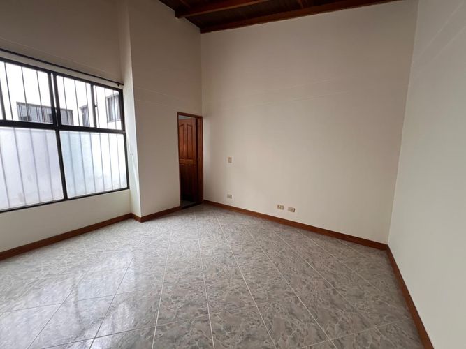 Apartamento de 3 alcobas en arriendo en Bolivariana, Medellín, 160 m² · foto 4 de 20
