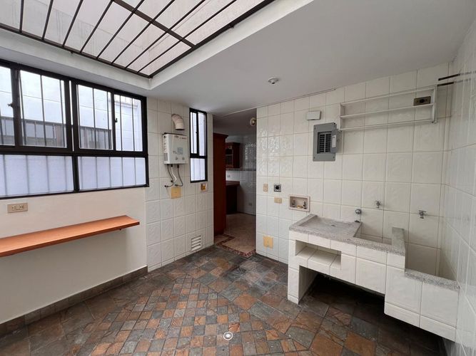 Apartamento de 3 alcobas en arriendo en Bolivariana, Medellín, 160 m² · foto 8 de 20