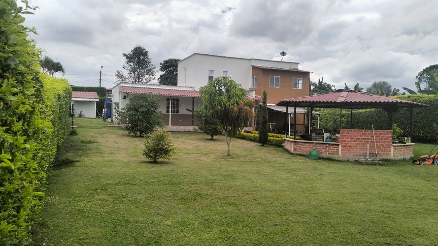 Casa de 3 alcobas en venta en Puerto Espejo, Armenia, 1242 m² · foto 3 de 22