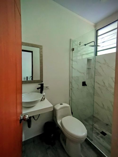 Casa de 5 alcobas en venta en Las Varas, Ricaurte, 1000 m² · foto 23 de 24