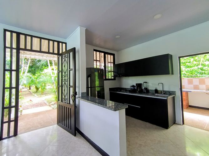 Casa de 5 alcobas en venta en Las Varas, Ricaurte, 1000 m² · foto 18 de 24