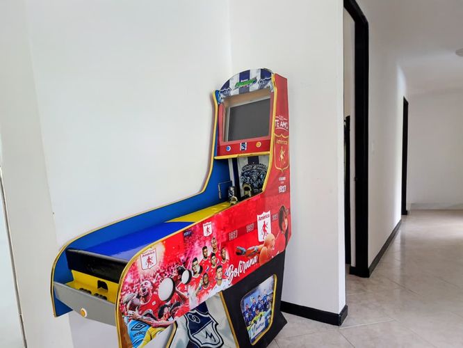 Casa de 5 alcobas en venta en Las Varas, Ricaurte, 1000 m² · foto 14 de 24