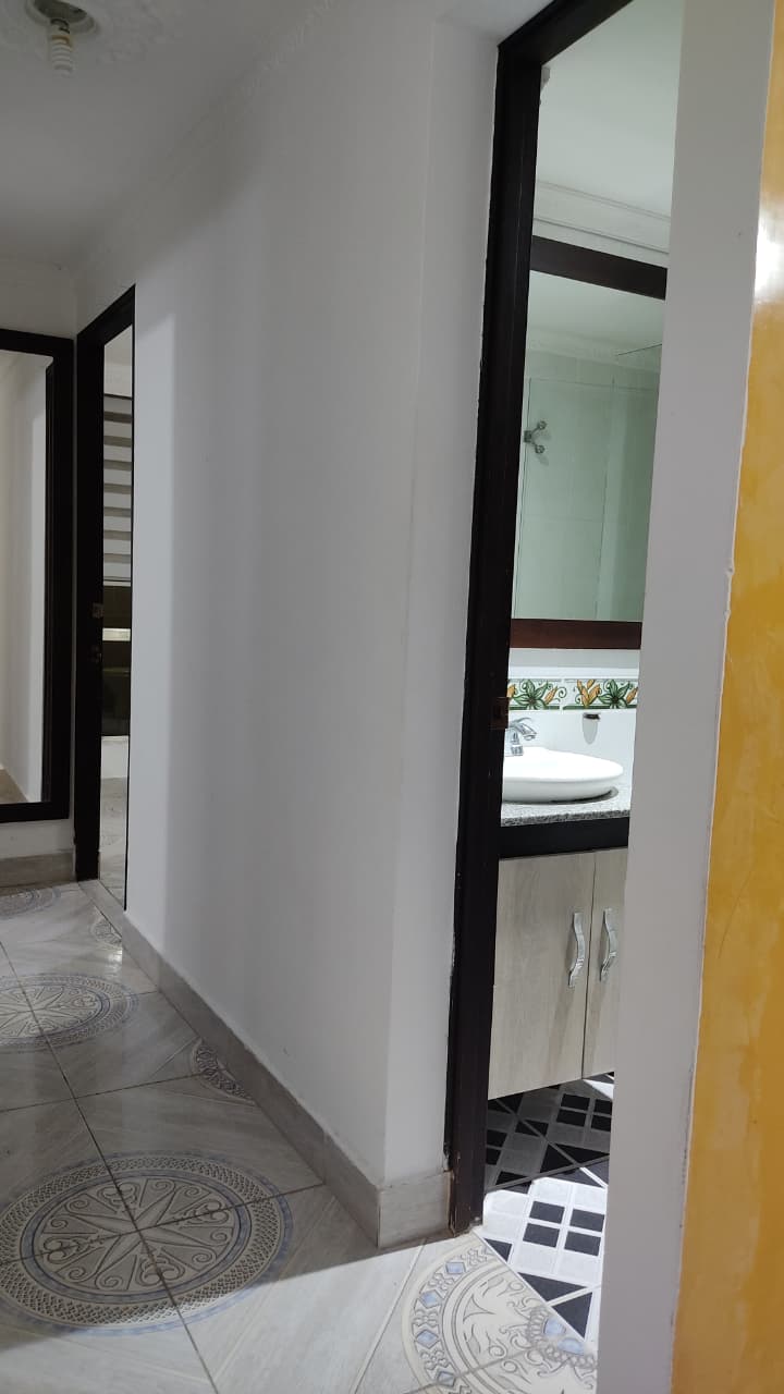Apartamento en arriendo en San Javier No.1, Medellín · foto 9 de 24
