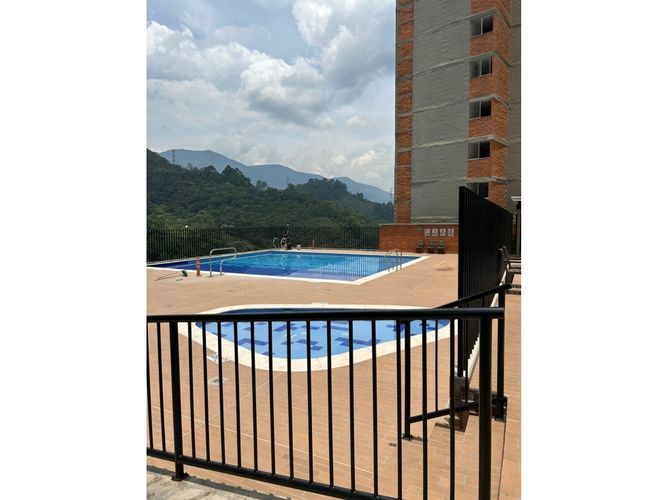 Apartamento de 2 alcobas en venta en San Jose, Sabaneta, 56 m² · foto 12 de 13