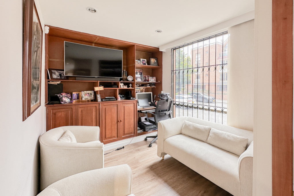 Apartamento en venta en Santa Barbara Occidental, Bogotá · foto 3 de 20