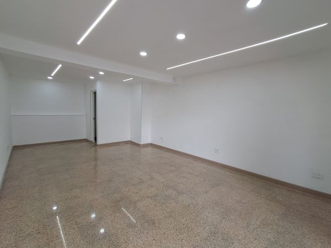 Local en arriendo en Laureles, Medellín, 35 m² · foto 5 de 20