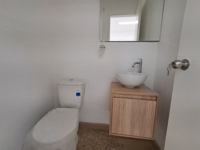 Local en arriendo en Laureles, Medellín, 35 m² · foto 8 de 20