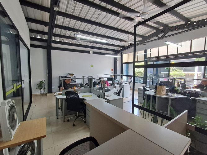 Local en arriendo en Cristo Rey, Medellín, 126 m² · foto 3 de 20