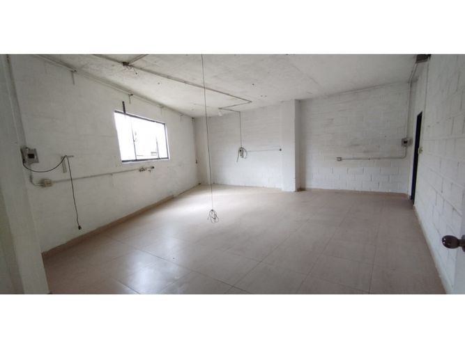 Bodega en arriendo en Laureles, Medellín, 510 m² · foto 3 de 13