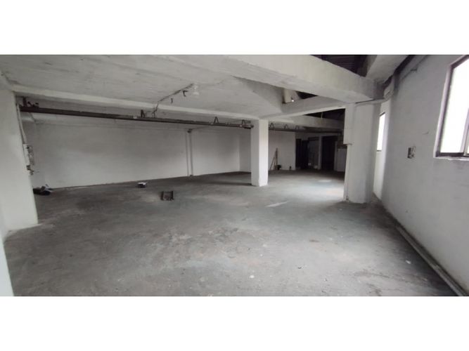 Bodega en arriendo en Laureles, Medellín, 510 m² · foto 4 de 13