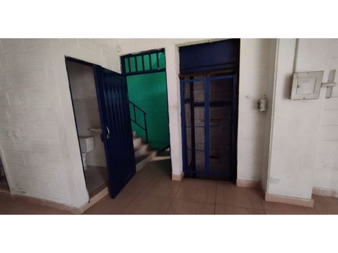 Bodega en arriendo en Laureles, Medellín, 510 m² · foto 5 de 13