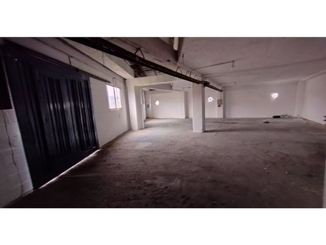 Bodega en arriendo en Laureles, Medellín, 510 m² · foto 11 de 13