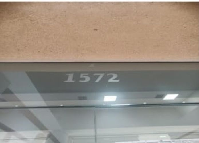Local en venta en Conquistadores, Medellín, 266 m² · foto 3 de 6