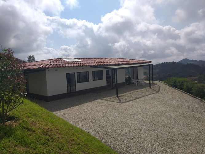 Casa de 4 alcobas en venta en Altos Del Escobero, Envigado · foto 22 de 24