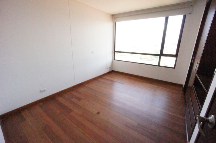 Apartamento de 4 alcobas en venta en La Calleja, Bogotá, 253 m² · foto 4 de 24