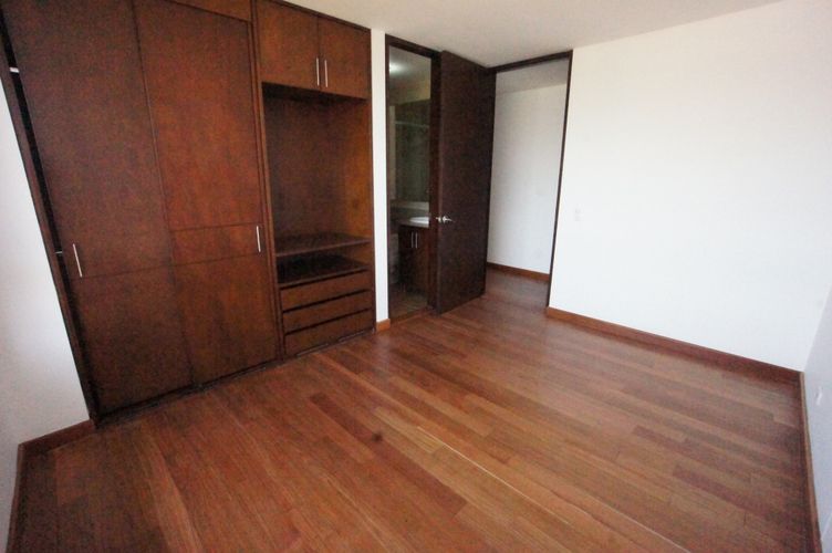 Apartamento de 4 alcobas en venta en La Calleja, Bogotá, 253 m² · foto 5 de 24