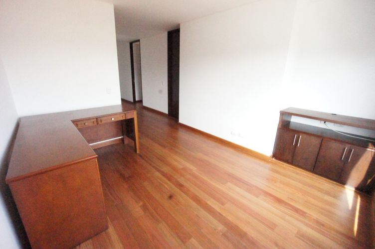 Apartamento de 4 alcobas en venta en La Calleja, Bogotá, 253 m² · foto 15 de 24