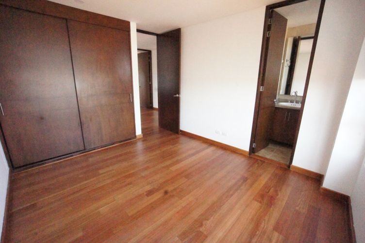 Apartamento de 4 alcobas en venta en La Calleja, Bogotá, 253 m² · foto 16 de 24