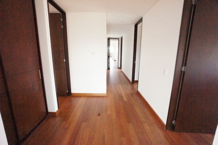 Apartamento de 4 alcobas en venta en La Calleja, Bogotá, 253 m² · foto 18 de 24