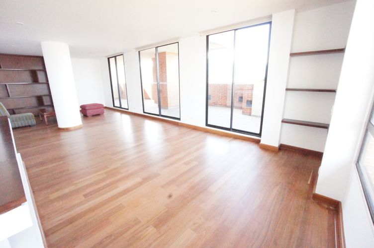 Apartamento de 4 alcobas en venta en La Calleja, Bogotá, 253 m² · foto 22 de 24