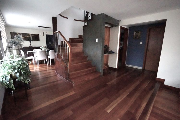 Casa de 5 alcobas en venta en Polo Club, Bogotá, 238 m² · foto 4 de 24