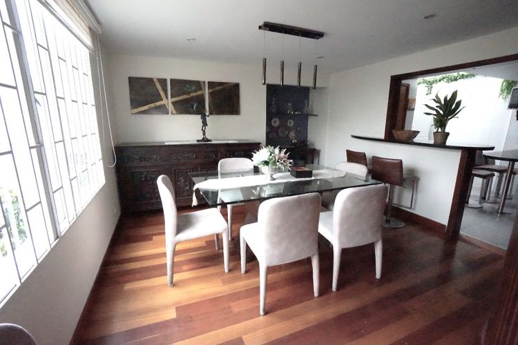 Casa de 5 alcobas en venta en Polo Club, Bogotá, 238 m² · foto 5 de 24