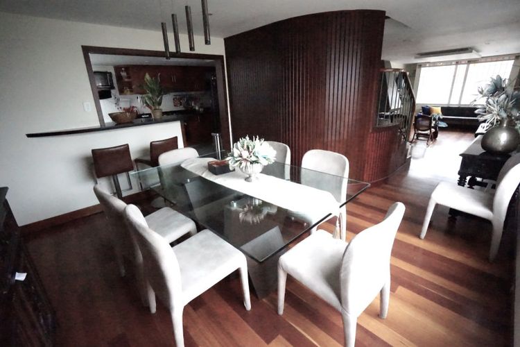 Casa de 5 alcobas en venta en Polo Club, Bogotá, 238 m² · foto 7 de 24