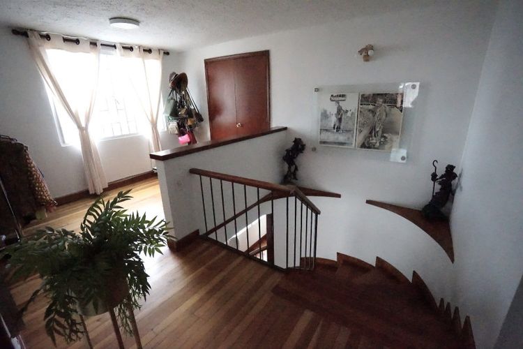 Casa de 5 alcobas en venta en Polo Club, Bogotá, 238 m² · foto 15 de 24