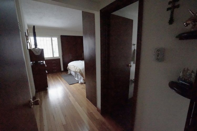 Casa de 5 alcobas en venta en Polo Club, Bogotá, 238 m² · foto 16 de 24