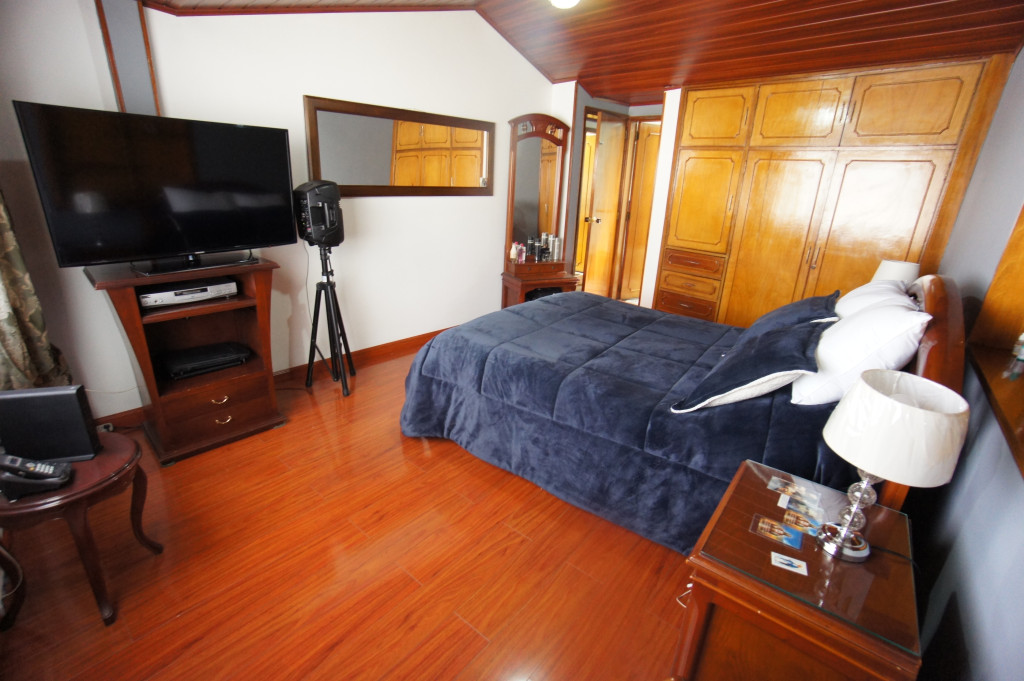 Casa en venta en Ricaurte, Bogotá · foto 13 de 24