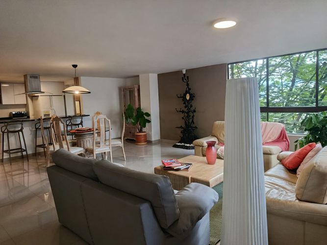 Apartamento de 3 alcobas en arriendo en San Lucas, Medellín, 170 m² · foto 2 de 22
