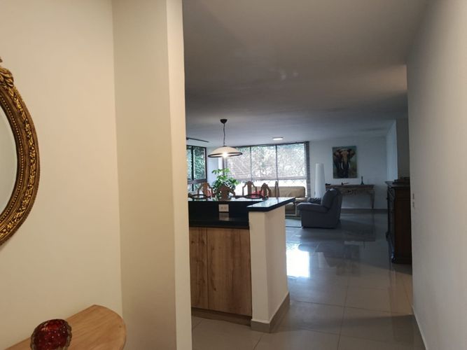 Apartamento de 3 alcobas en arriendo en San Lucas, Medellín, 170 m² · foto 5 de 22