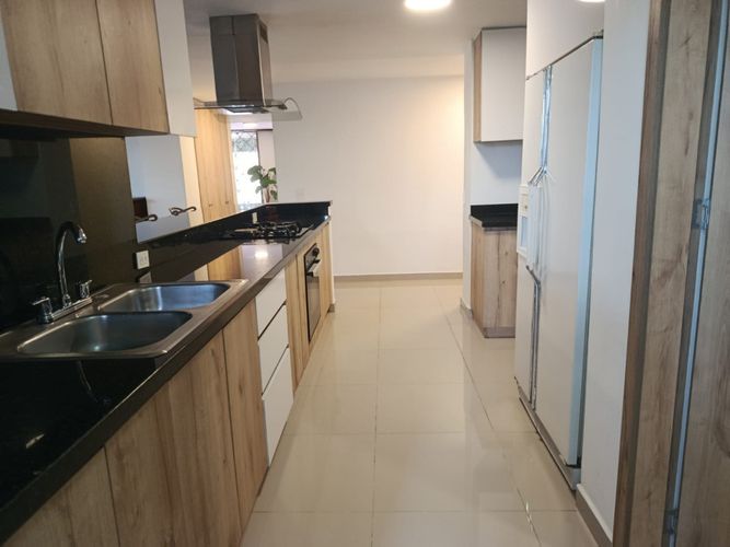 Apartamento de 3 alcobas en arriendo en San Lucas, Medellín, 170 m² · foto 7 de 22