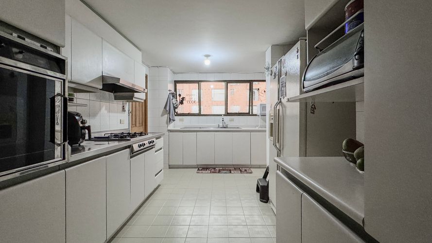 Apartamento en venta en Santa Barbara, Bogotá · foto 2 de 12
