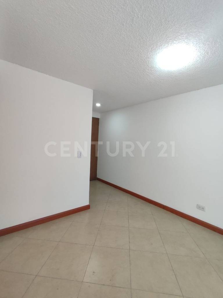 Apartamento en venta en Marly, Bogotá · foto 7 de 12