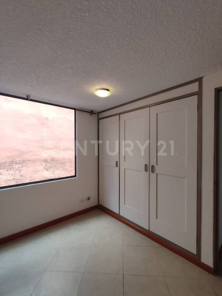 Apartamento en venta en Marly, Bogotá · foto 8 de 12